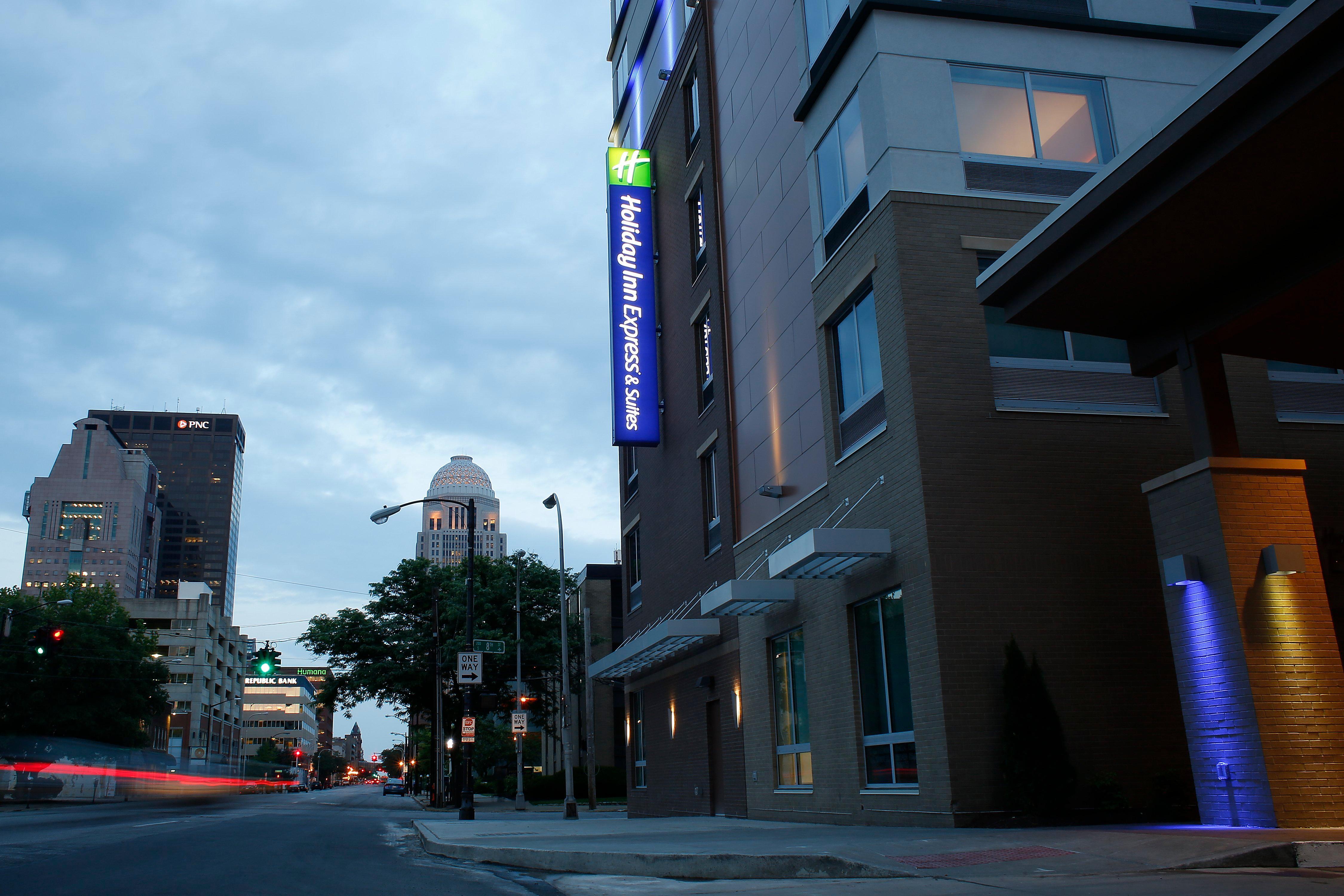 Holiday Inn Express & Suites Downtown Louisville By Ihg Екстериор снимка