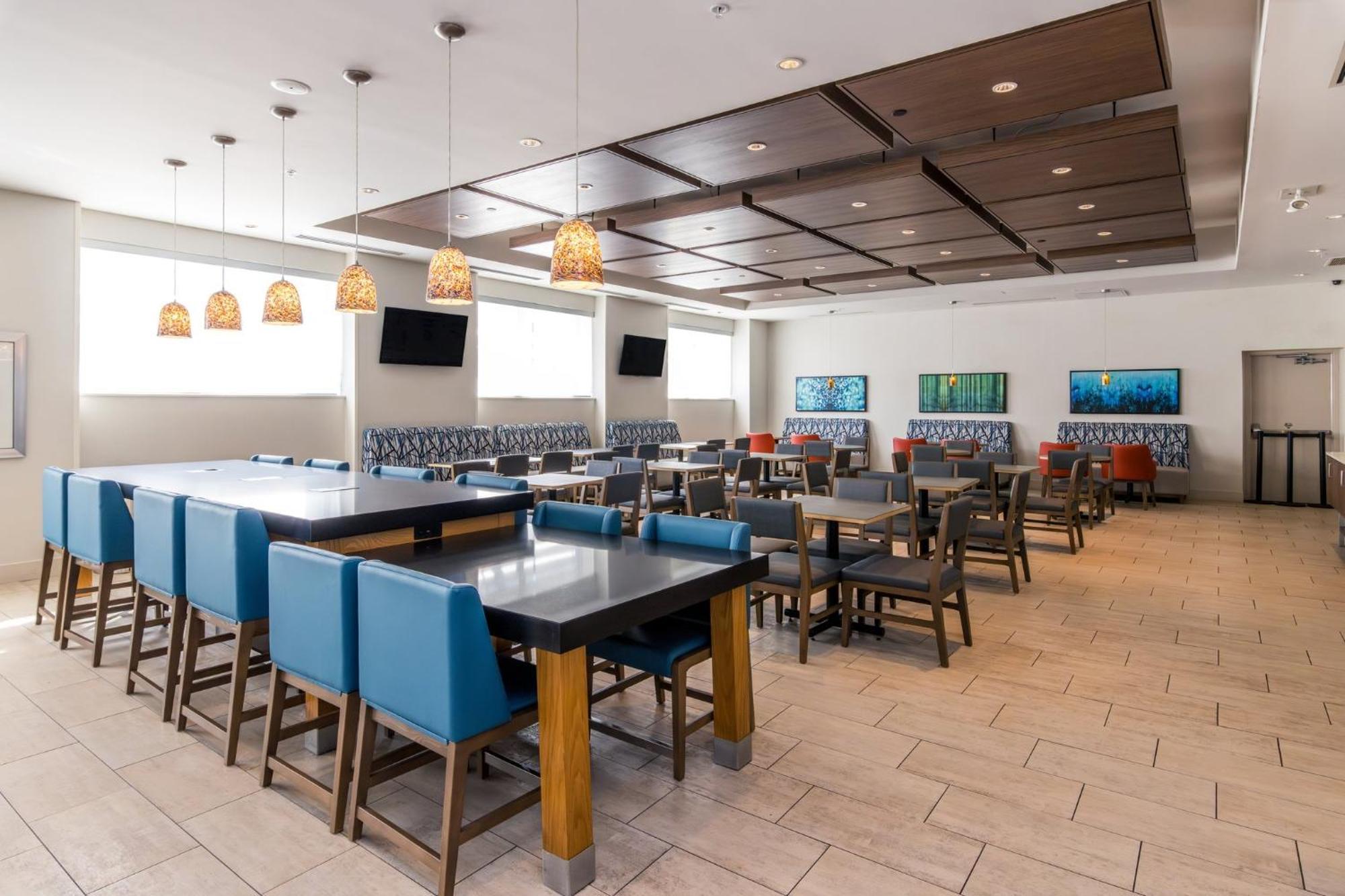 Holiday Inn Express & Suites Downtown Louisville By Ihg Екстериор снимка