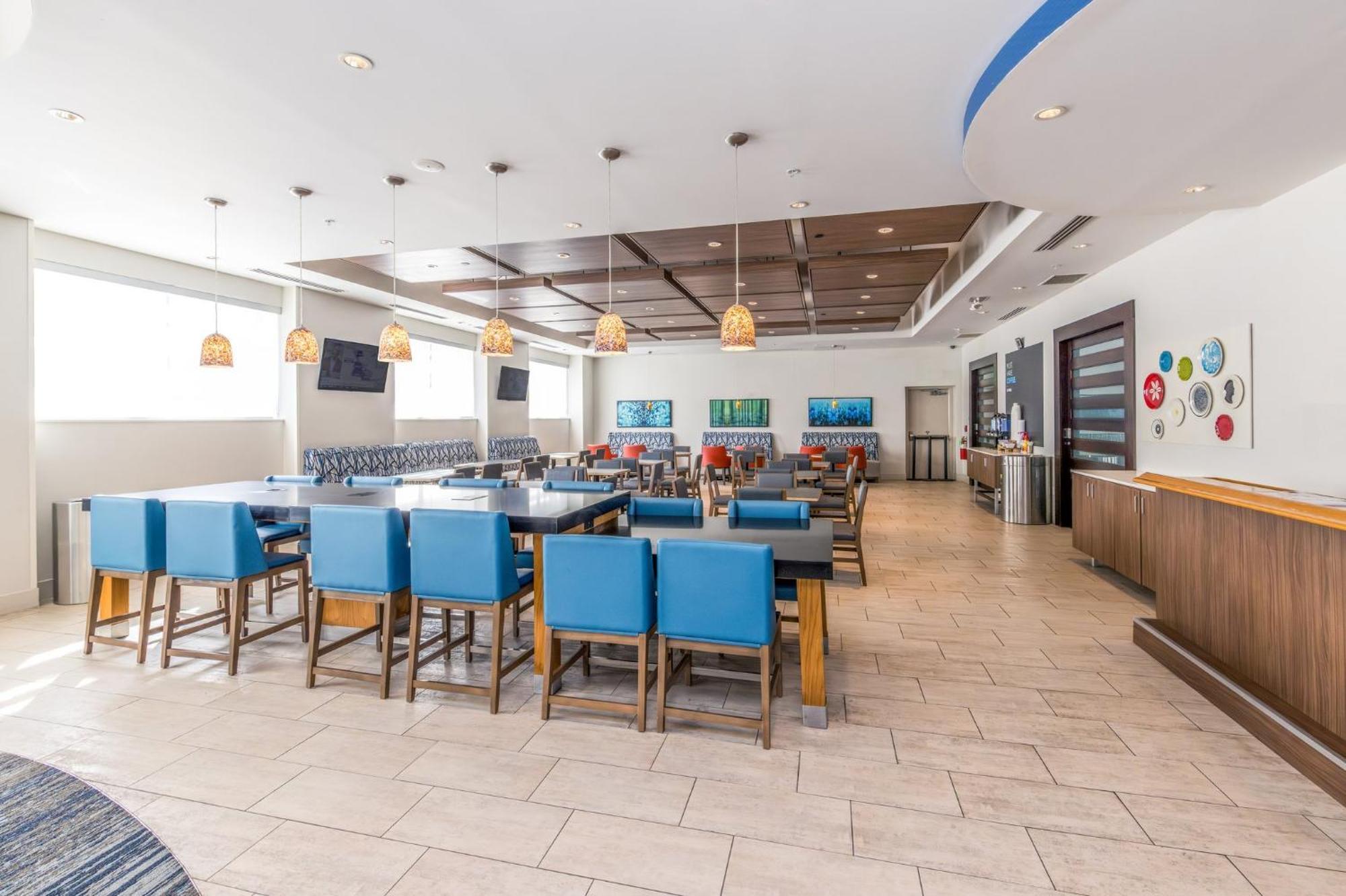 Holiday Inn Express & Suites Downtown Louisville By Ihg Екстериор снимка