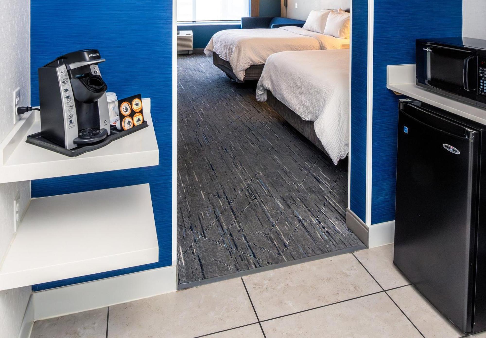 Holiday Inn Express & Suites Downtown Louisville By Ihg Екстериор снимка