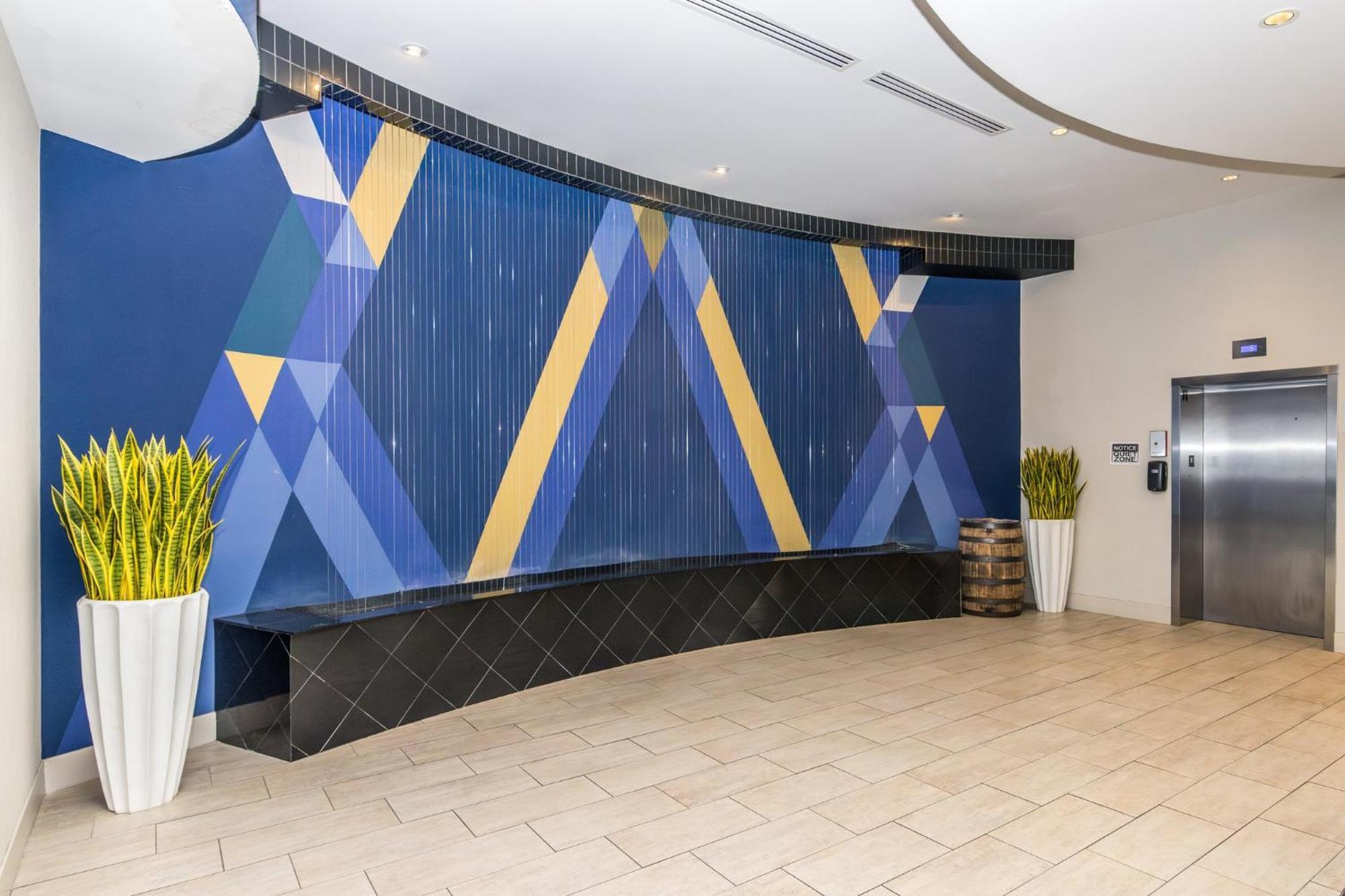 Holiday Inn Express & Suites Downtown Louisville By Ihg Екстериор снимка