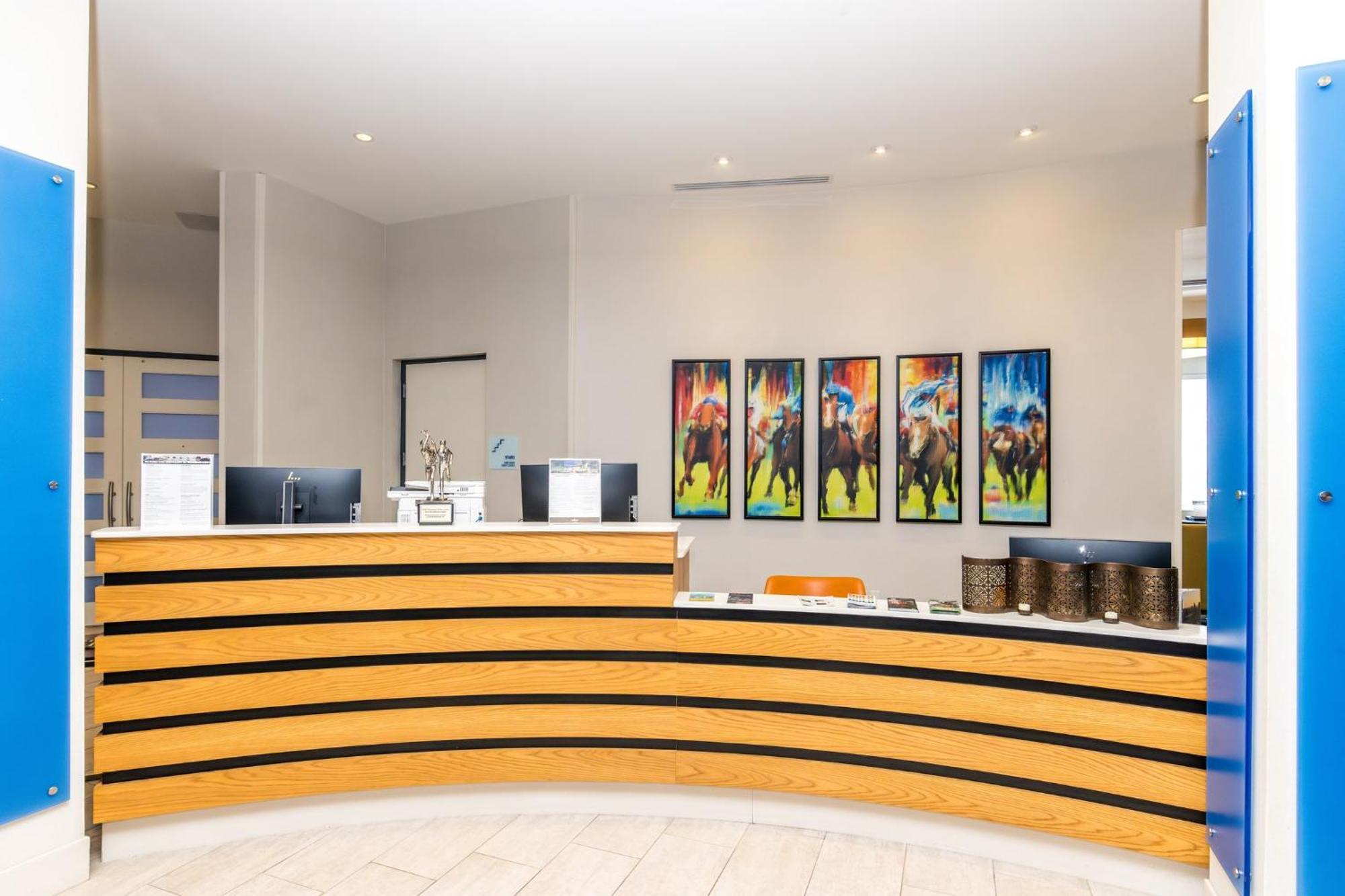 Holiday Inn Express & Suites Downtown Louisville By Ihg Екстериор снимка