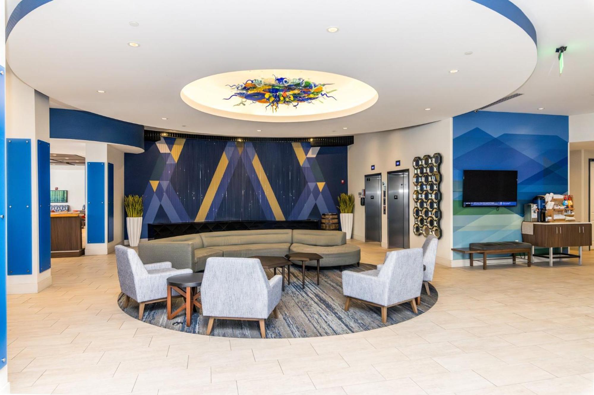 Holiday Inn Express & Suites Downtown Louisville By Ihg Екстериор снимка