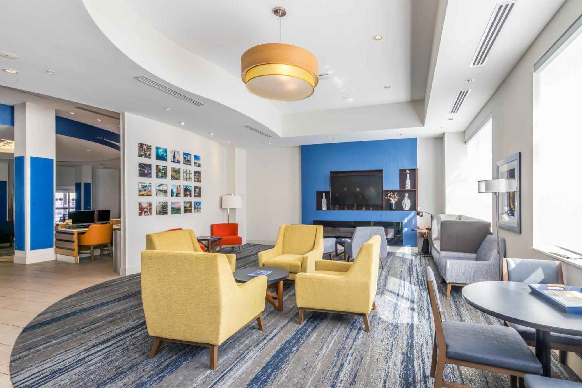Holiday Inn Express & Suites Downtown Louisville By Ihg Екстериор снимка