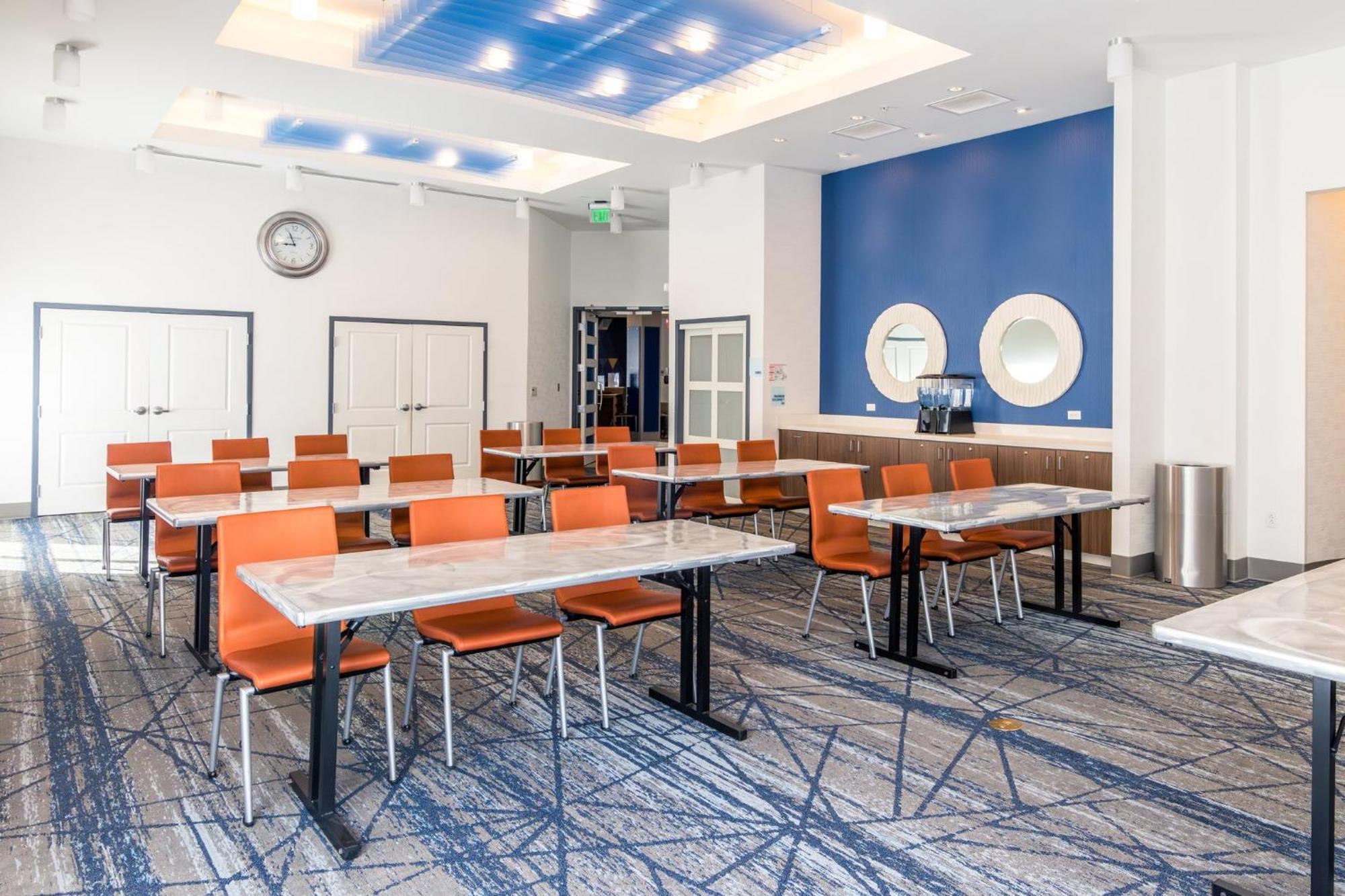 Holiday Inn Express & Suites Downtown Louisville By Ihg Екстериор снимка
