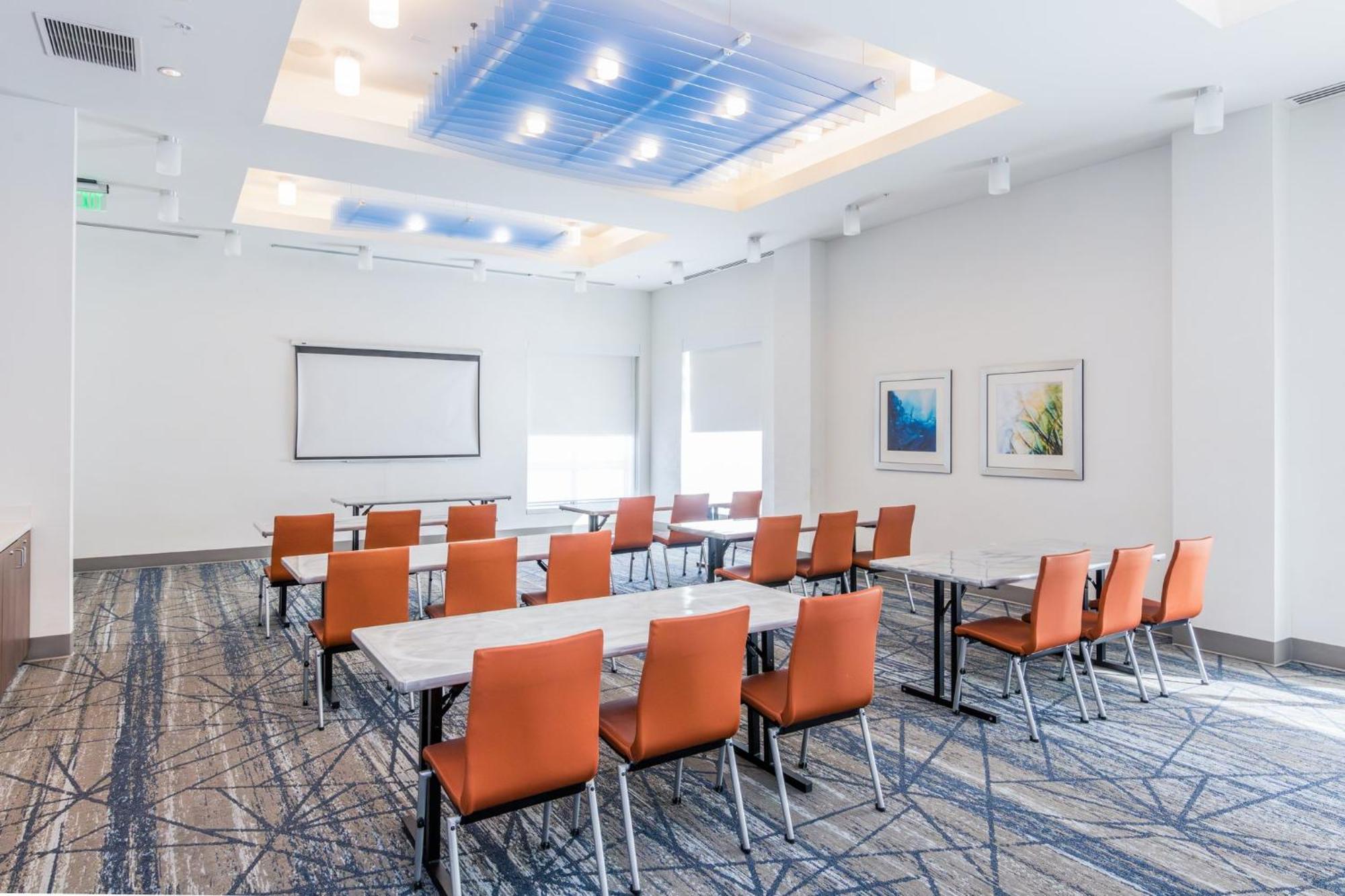 Holiday Inn Express & Suites Downtown Louisville By Ihg Екстериор снимка