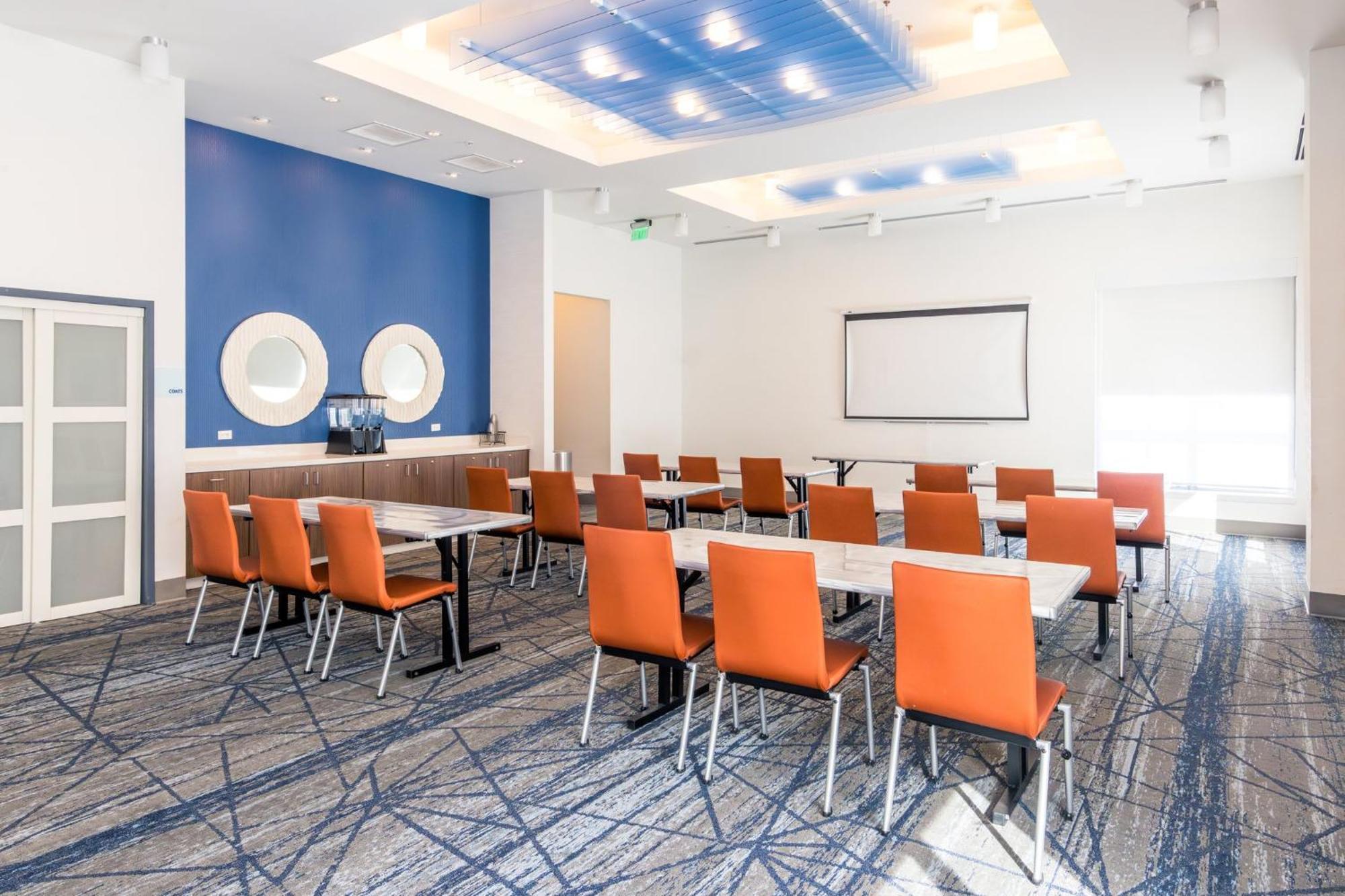 Holiday Inn Express & Suites Downtown Louisville By Ihg Екстериор снимка